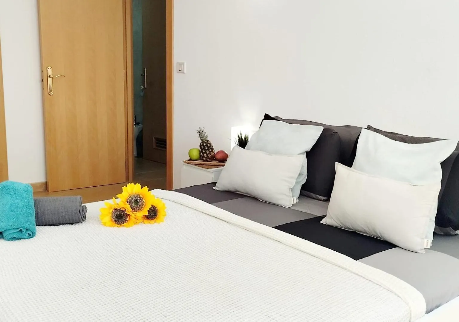 Apartment Sunflower, El Apartamento Con Piscina En Complejo Residencial Puerto del Rosario  Spain